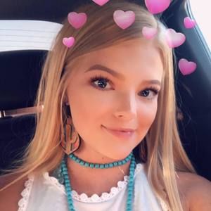 Meet your Posher, Lainey